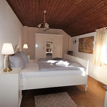 Kastanienhof Apartment *